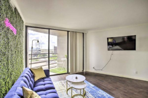 Gorgeous Houston Condo about 8 Mi to Downtown!